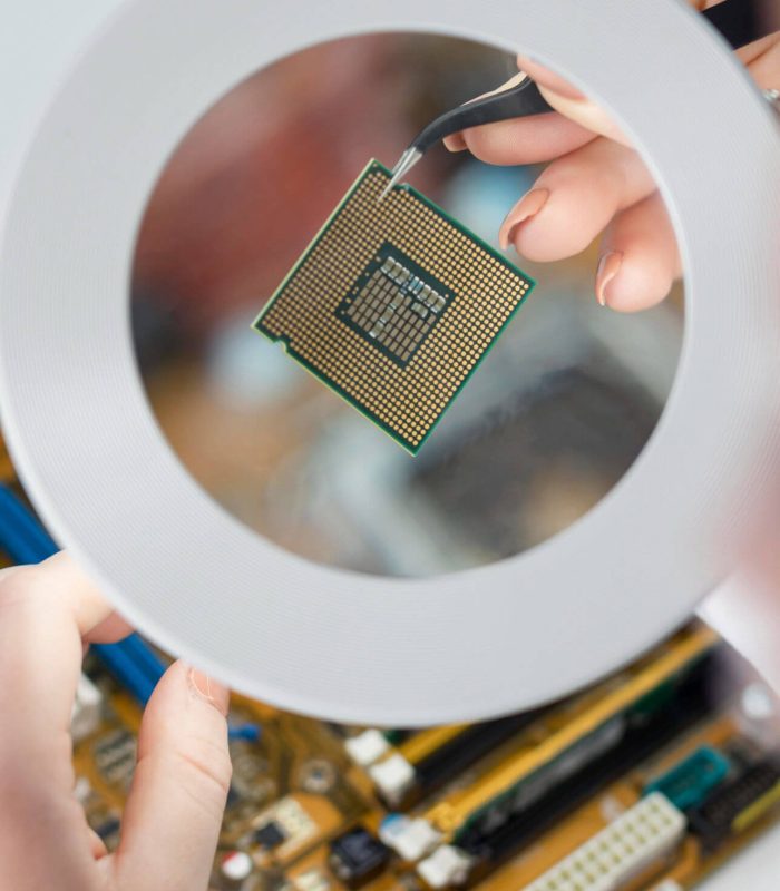 micro processador cpu chip lupa pinca