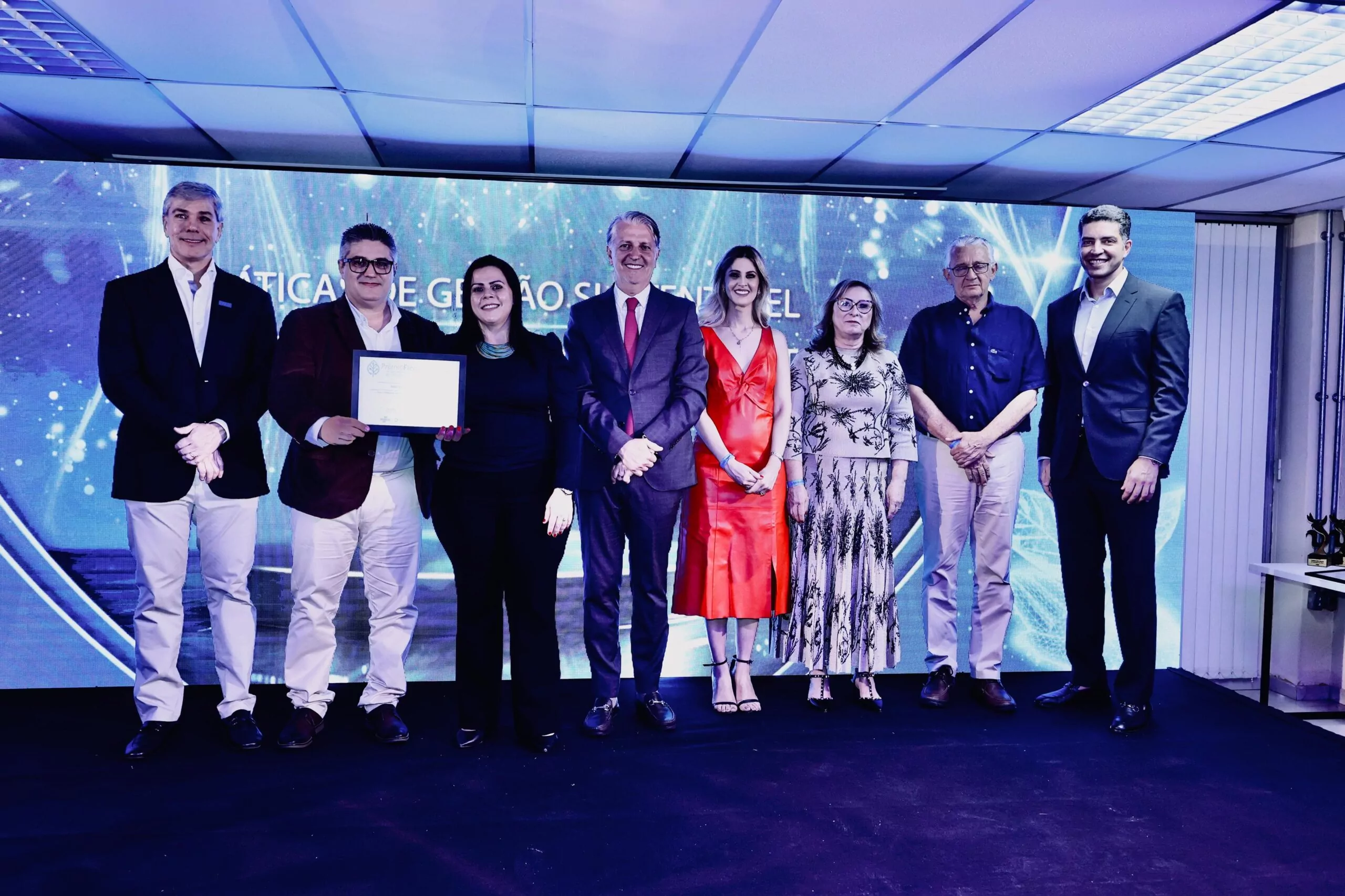 Premiação Fieg com representantes da Mineradora Serra Verde
